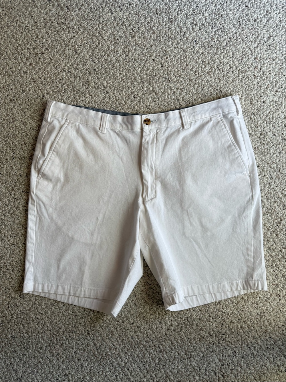 EUC Club Room Classic White Shorts With Tortoise Shell Buttons
